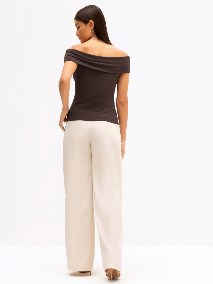 Blusa Ombro a Ombro de Malha Canelada Marrom Gracy - Imagem 2