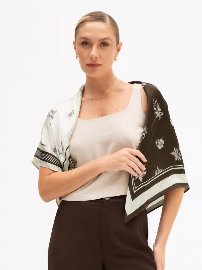 Blusa sem Manga em Viscose Fluid Aveia Geralda - Imagem 3